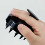 Masážna kefka na pokožku hlavy – podpora cirkulácie a vstrebávania tonika