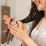 Prírodná starostlivosť o pokožku hlavy a rast vlasov